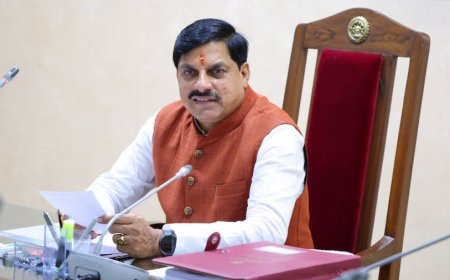 होमगार्ड मुख्यालय पहुँचे मुख्यमंत्री, वीडियो कॉन्फ्रेंसिंग के जरिए बाढ़ पीड़ितों से की सीधी बात