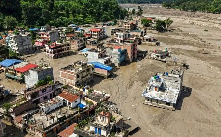  कैलाश मानसरोवर यात्री व विदेशी पर्यटक फंसे, पीएम मोदी ने नेपाल को भेजी राहत सामग्री