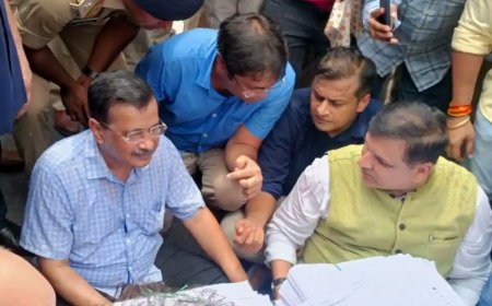 2 लाख ज्ञापनों के साथ पीएम आवास जा रहे केजरीवाल को पुलिस ने रोका, मिला रिसीविंग का आश्वासन