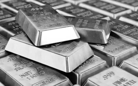 चांदी की चमक पड़ी फीकी! इस साल अब तक 23% तक गिरे दाम, क्या खरीदारी का यही सही समय है?