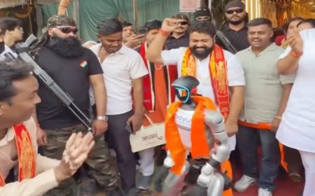 तिलक लगाकर हुआ स्वागत, रेड कार्पेट पर चला और दावत का लुत्फ उठाया—देखें वायरल वीडियो