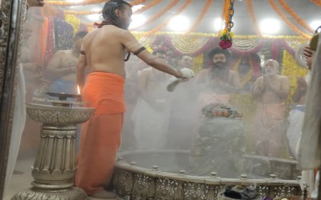 श्रावण मास के अंतिम सोमवार पर बाबा महाकाल के दरबार में भक्तों का सैलाब, तड़के 2:30 बजे खुले मंदिर के पट