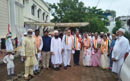 सेंधवा की बोहरा कॉलोनी में हर्षोल्लास के साथ मनाया गया स्वतंत्रता दिवस, श्रीमती बसंतीबाई यादव ने किया ध्वजारोहण