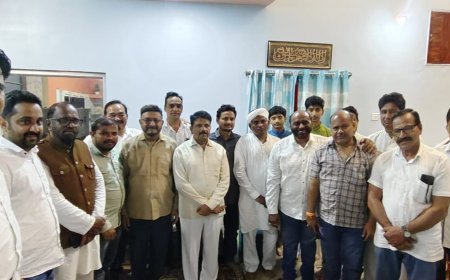 सेंधवा में अख्तरी बेगम की ताज़ियत में पहुंचे कांग्रेस के दिग्गज नेता, बाला बच्चन और पोरलाल खरते ने दी श्रद्धांजलि