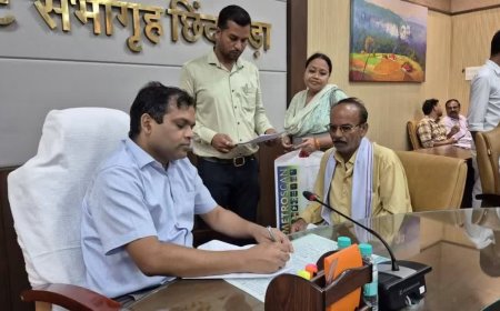 छिंदवाड़ा के सरकारी स्कूल में टीचरों पर लगे गंभीर आरोप, पढ़ाई की बजाय कमरा बंद करने पर भड़के ग्रामीण