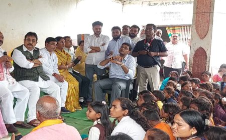 बालाघाट के बैगा अंचल में बच्चों की मौत पर सियासत तेज, मंत्री विजय शाह और विक्रांत भूरिया पहुंचे कुंडेकसा