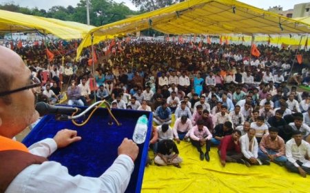 17 सूत्रीय मांगों को लेकर भोपाल में आउटसोर्स कर्मचारियों का प्रदर्शन, मंत्रालय घेराव की चेतावनी