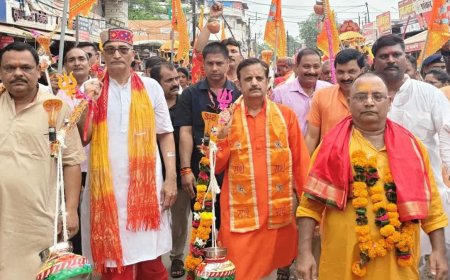 सावन की भक्ति में डूबा रीवा, डिप्टी सीएम राजेंद्र शुक्ला भगवा वस्त्र पहनकर कांवड़िया बनकर हुए शामिल