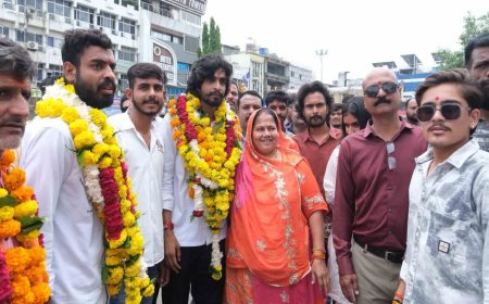 उज्जैन से 15 युवाओं की 750 किमी 'पैदल न्याय यात्रा' शुरू, आरक्षण और यूजीसी सुधार जैसी मांगों को लेकर दिल्ली कूच