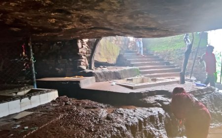 महाभारत काल से जुड़ी छतरपुर की रहस्यमयी गुफा, जहाँ प्रकृति करती है साक्षात भोलेनाथ का अभिषेक