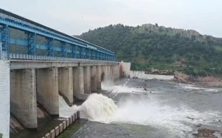 छतरपुर में लगातार बारिश से बढ़ा लहचूरा और देवरी डैम का जलस्तर, खोले गए गेट—बाढ़ का खतरा