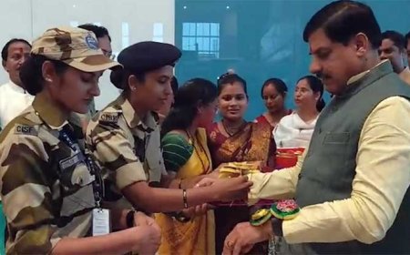  मुख्यमंत्री डॉ. मोहन यादव के खाचरौद दौरे पर लाड़ली बहनों ने बांधी राखी, मिला आशीर्वाद