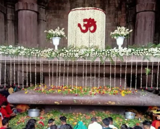 एक ही पत्थर से तराशा गया है रायसेन का प्रसिद्ध भोजेश्वर शिवलिंग, जानिए इस ऐतिहासिक मंदिर का इतिहास