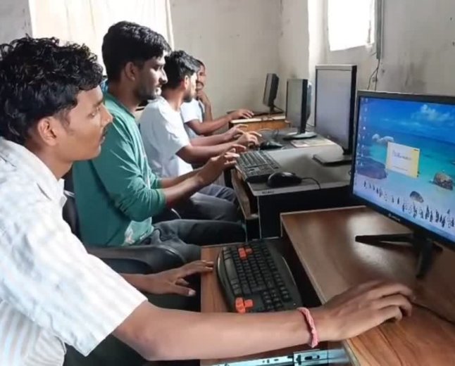 मंडला जेल में कैदियों को दी जा रही कंप्यूटर शिक्षा, सजा पूरी होने के बाद समाज की मुख्य धारा से जुड़ेंगे बंदी