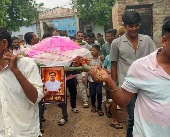 शिवपुरी में बिजली कटौती के विरोध में चक्काजाम करने वाले सरपंच समेत 13 पर FIR, दो गिरफ्तार