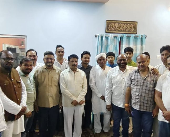 सेंधवा में अख्तरी बेगम की ताज़ियत में पहुंचे कांग्रेस के दिग्गज नेता, बाला बच्चन और पोरलाल खरते ने दी श्रद्धांजलि