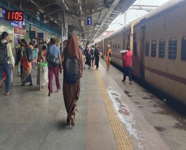 अमृत भारत योजना में संवर रहे भोपाल स्टेशन पर बुनियादी सुविधाओं का अभाव, इंदौर ने मारी बाजी