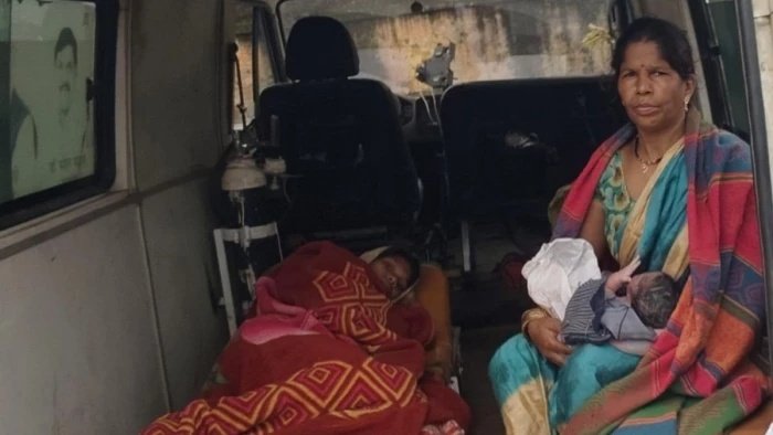 उमरिया के करकेली में जन्माष्टमी पर गूंजी नवजात की किलकारी, एम्बुलेंस के भीतर हुआ सुरक्षित प्रसव