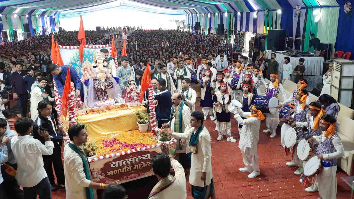 अहिल्याबाई होलकर पर 17 मिनट की विशेष नाटिका, विदिशा के वात्सल्य स्कूल में गणेश उत्सव की भव्यता