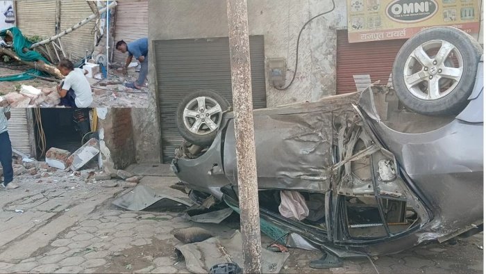 ग्वालियर में रफ्तार का कहर, 125 की स्पीड से दौड़ रही बेकाबू कार मकान में घुसी—एक की मौत और तीन घायल