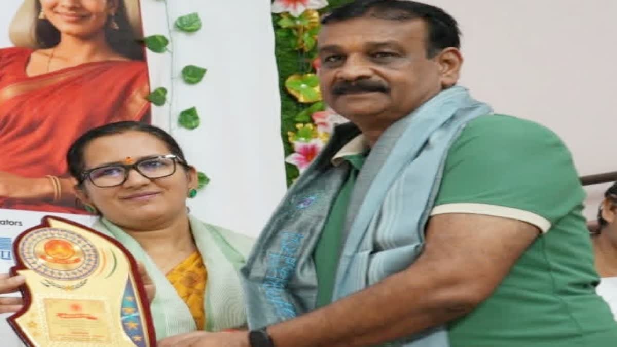 कोरोना में दोस्त को खोया तो लिया संकल्प; अब 111 बार रक्तदान कर चुके हैं छतरपुर के पप्पू गुप्ता