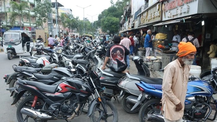 जेल रोड और रानीपुरा में नगर निगम की बड़ी कार्रवाई, अवैध निर्माण और अतिक्रमण हटाया गया