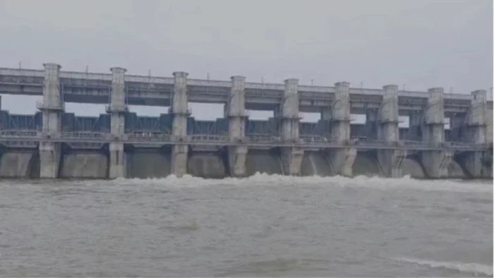 झमाझम बारिश से लबालब हुआ तिघरा बांध, फुल टैंक लेवल के करीब पहुंचा जलस्तर