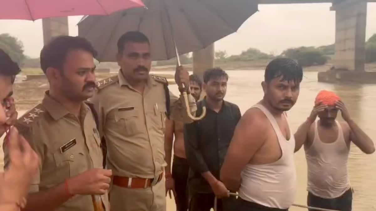 भिंड में गणेश विसर्जन के दौरान बड़ा हादसा, क्वारी नदी के तेज बहाव में बहे तीन किशोर; सर्च ऑपरेशन जारी