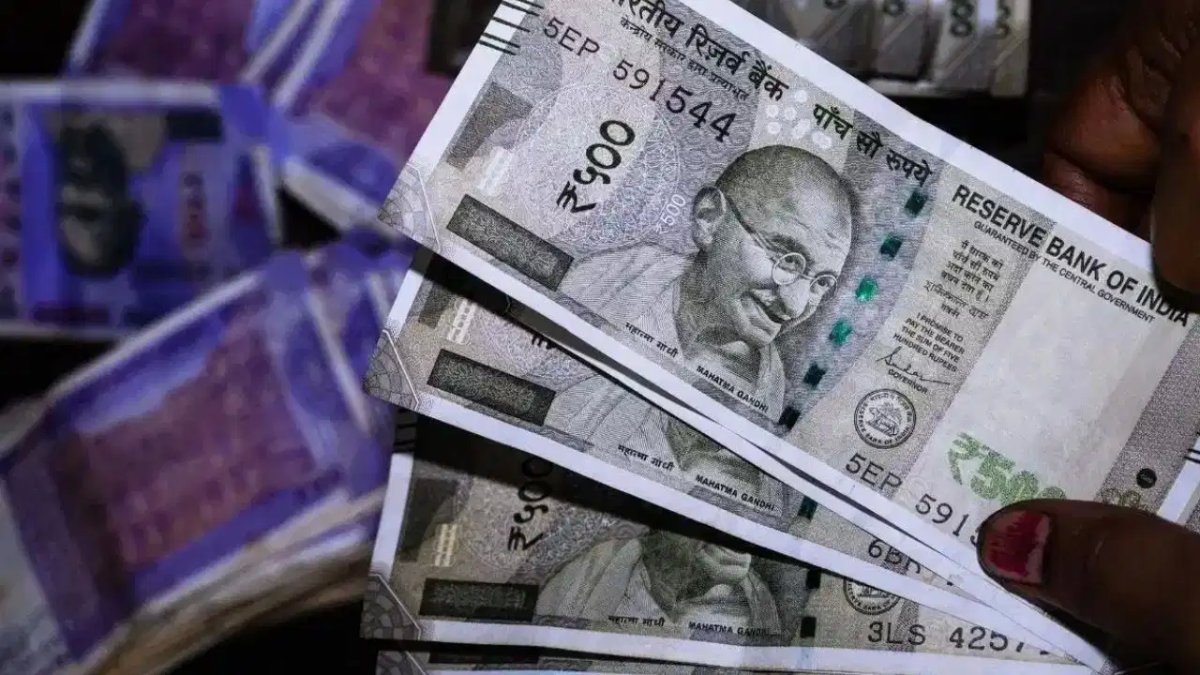 दशहरा से पहले केंद्रीय कर्मचारियों को मिल सकती है बड़ी सौगात, रेलवे और डिफेंस कर्मचारियों को होगा बंपर फायदा