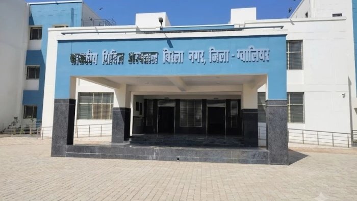 बिरलानगर सिविल अस्पताल में मशीनें आने के बाद भी पैथोलॉजी लैब ठप; रिपोर्ट के लिए भटक रहे मरीज
