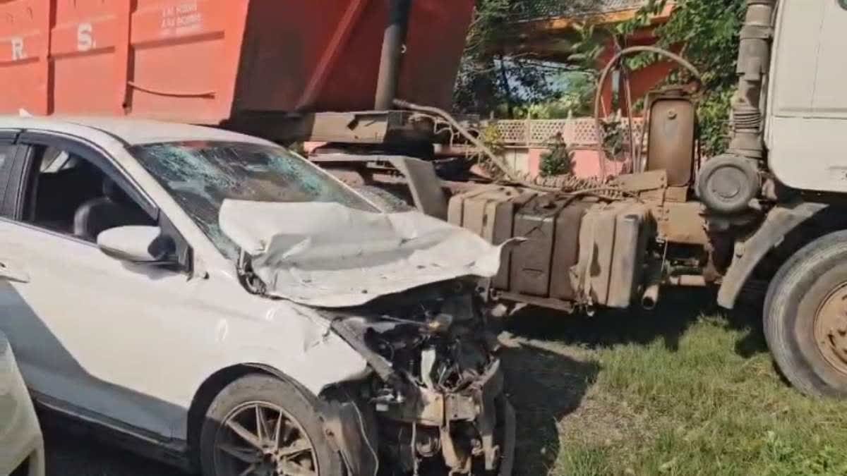 मुरैना NH-44 पर भीषण हादसा! दुर्घटनाग्रस्त कार से मिली पिस्टल, धारदार हथियार और 41 लाख नकदी