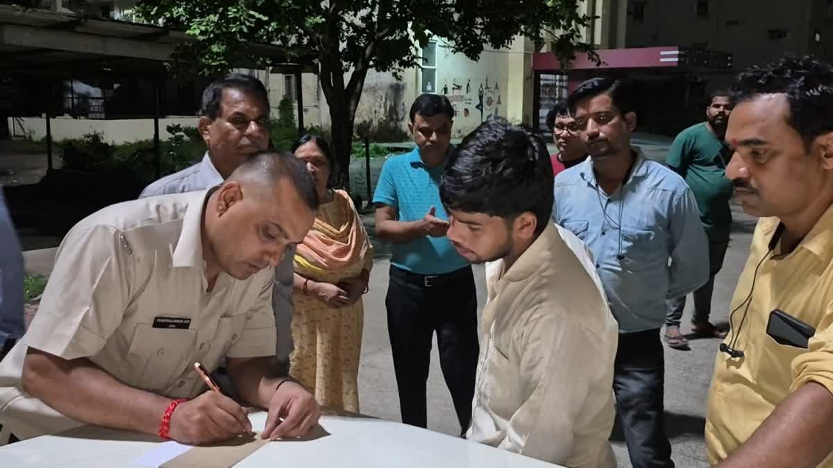 जबलपुर के जसूजा सिटी में गणेश पंडाल में फैला करंट; 11वीं के छात्र की मौत, महाआरती में मची भगदड़