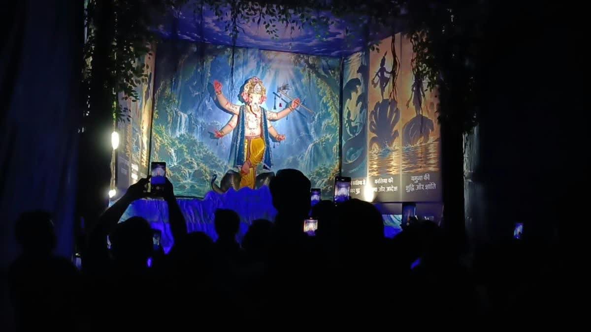गणेशोत्सव में आईटी प्रोफेशनल्स का कमाल, बुरहानपुर की इंदिरा कॉलोनी में 3 मिनट का शो बना आकर्षण