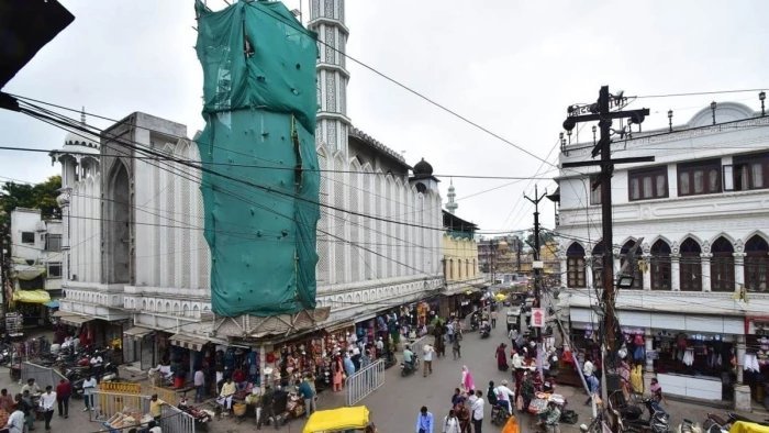 शाही मस्जिद को हटाने के खिलाफ हाई कोर्ट की युगलपीठ में अपील, सड़क चौड़ीकरण का है विवाद