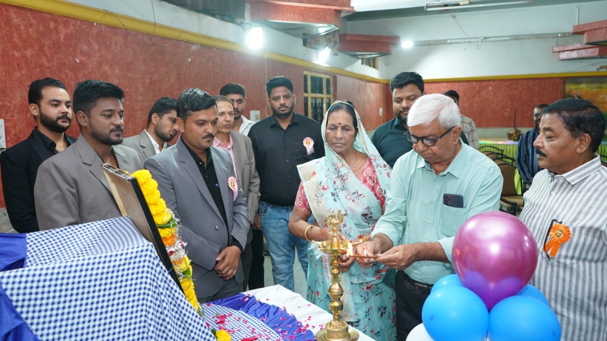 सेंधवा में धूमधाम से मना इंजीनियर्स डे; मयूर पाटिल अध्यक्ष और कुतुब खान बने उपाध्यक्ष