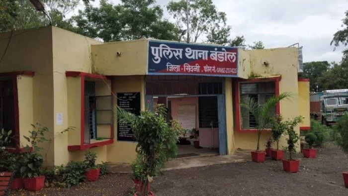 एनएच-44 पर तीन बाइकों पर सवार 7 बदमाशों ने दिया वारदात को अंजाम, चाकू दिखाकर व्यापारी को दौड़ाया