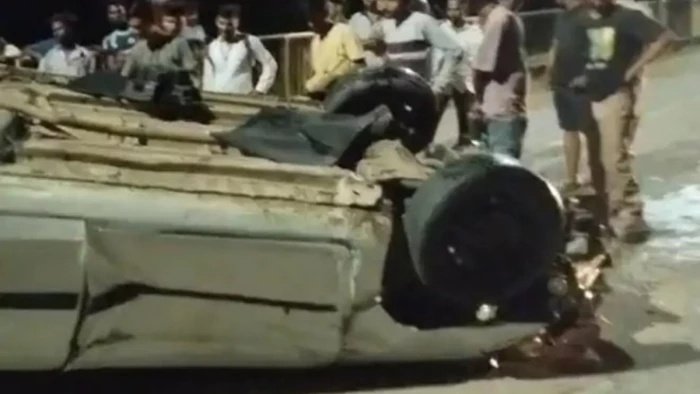 बार-बार हादसों का शिकार बन रहा चकेरी का यह ब्लैक स्पॉट, ग्रामीणों ने की सुधार की मांग