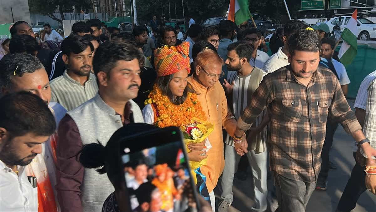चीन को हराकर रचा इतिहास! भारतीय जूनियर महिला हॉकी टीम की स्टार कृष्णा शर्मा का ग्वालियर में ग्रैंड वेलकम