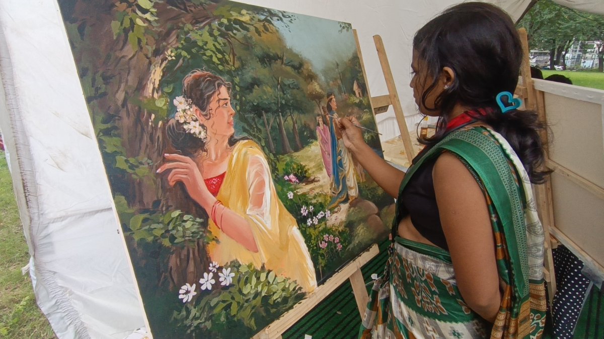 महाकाल की नगरी में चित्रकला प्रदर्शनी; जानिए पीपल के पत्ते पर 'राम नाम' से बनी पेंटिंग की खासियत