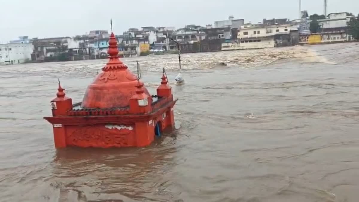 जबलपुर-डिंडोरी में बाढ़ जैसे हालात, गणेश विसर्जन और पितृपक्ष को लेकर प्रशासन की चेतावनी