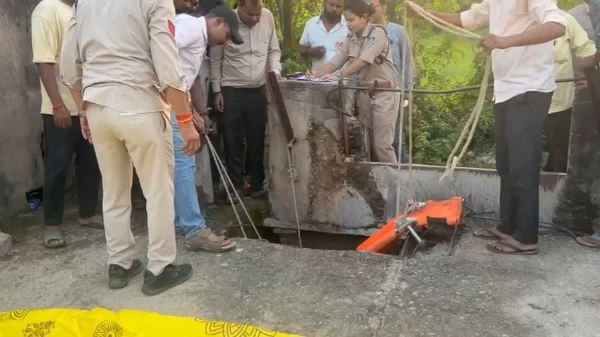 शिवपुरी में पुलिस लाइन के पास मिला मां और 6 साल के बेटे का शव, महिला के दुपट्टे से बंधा था मासूम का शरीर