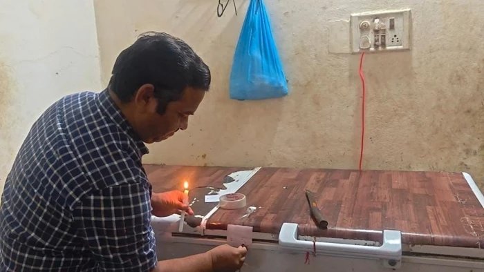 इंदौर में रोमियो लेन और गोस्वामी मोमोज पर खाद्य विभाग की बड़ी कार्रवाई, हाइजीन में गड़बड़ी मिलने पर निर्माण कार्य बंद