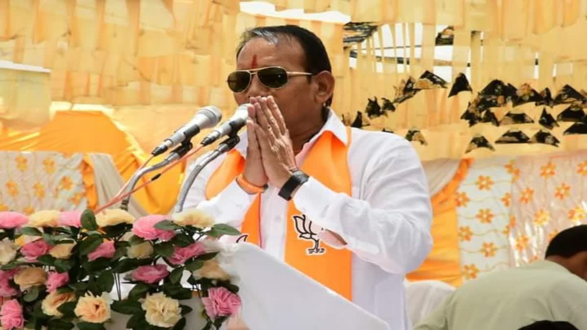 पीएम मोदी को अपशब्द कहने वालों को जनता के बीच जाने की चुनौती, पिछोर उपचुनाव और राजनीतिक माहौल पर बयान