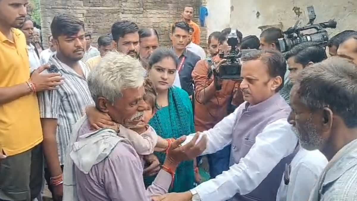 मप्र में जहरीली शराब से मौतों पर सियासत और प्रशासनिक एक्शन तेज, गांवों में पसरी दहशत के बीच सरकार का आश्वासन