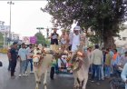 सड़कों की बदहाली पर कांग्रेस का अनोखा प्रदर्शन, मांग पूरी न होने पर अनिश्चितकालीन आंदोलन की चेतावनी