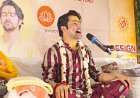 धीरेंद्र शास्त्री के पर्चे पर विवाद; चौथी संतान भी बेटी होने पर भक्त का आरोप, प्रबंधन ने दी सफाई