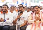 'गुजराती और मारवाड़ियों की तरह व्यापार सीखें MP के युवा'; देवास में सेवा संकल्प यात्रा के राइडर्स से बोले PM मोदी