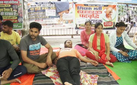 ओवरएज होते अभ्यर्थी और 1800+ बिना शिक्षक के स्कूल; MP में शिक्षक भर्ती में पदवृद्धि की मांग तेज़