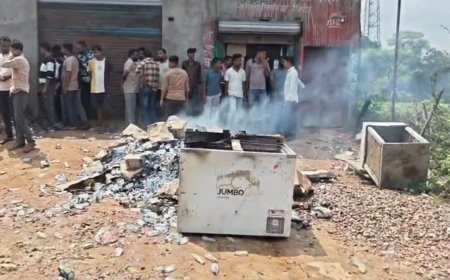 सागर कांड के बाद भड़कीं महिलाएं, बम्हौरी बराना में शराब दुकान में की तोड़फोड़ और आगजनी