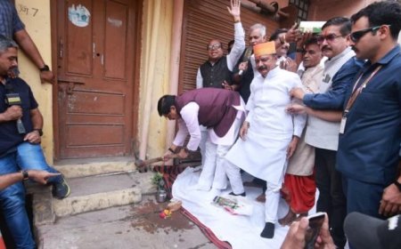 सिंहस्थ 2028 के लिए सड़कों का होगा कायाकल्प, सीएम मोहन यादव ने खुद अपना घर तोड़कर की शुरुआत